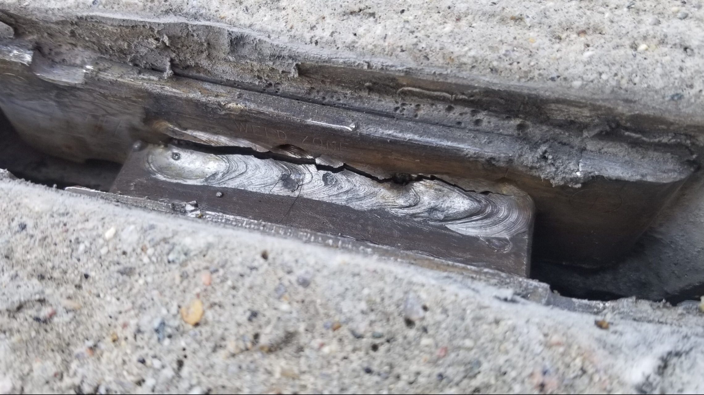 Failed connection due to fatigue stress.