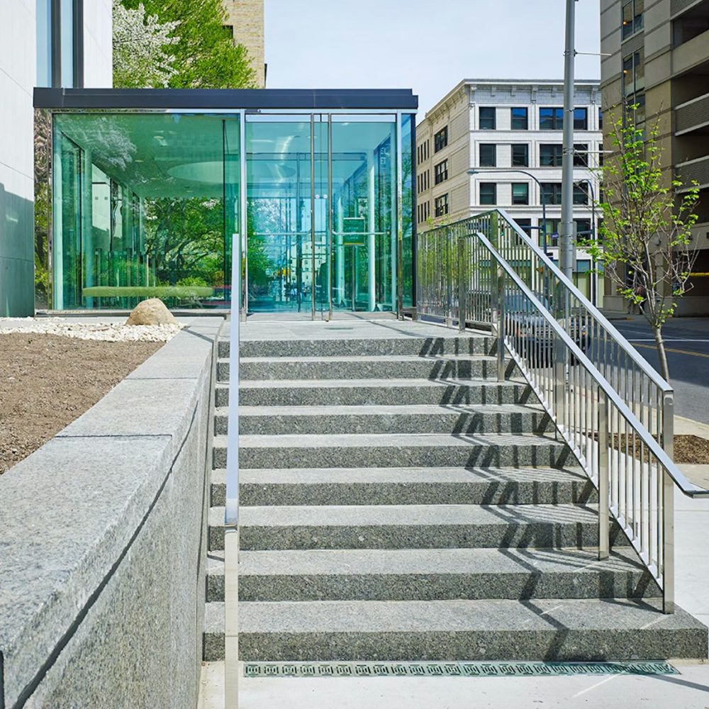 Entrance vestibule, M&T Bank, One M&T Plaza